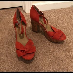 MUDD PLATFORM HEELS!